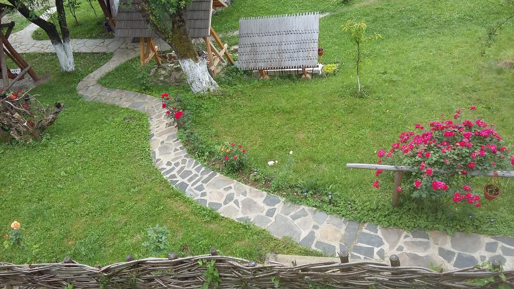 Pensiunea La Gorgan Vadu Izei Buitenkant foto